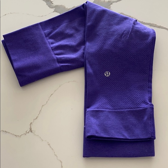 Lululemon purple seamless crop pants size 6 - Picture 4 of 5